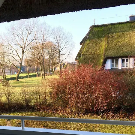 Landhaus Am Haff 아파트 스톨페