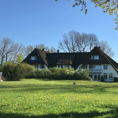 Landhaus Am Haff 아파트 스톨페